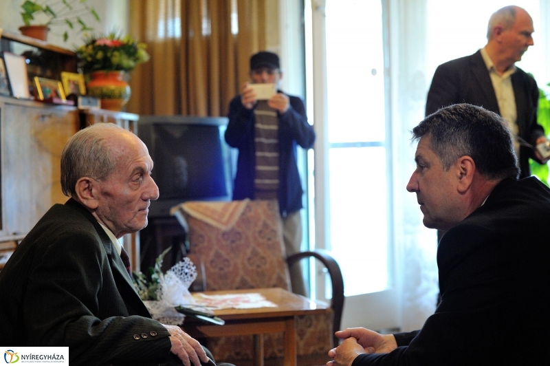 Szépkorú köszöntése - Orosz László