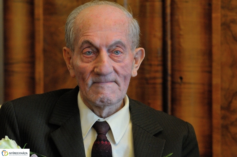 Szépkorú köszöntése - Orosz László