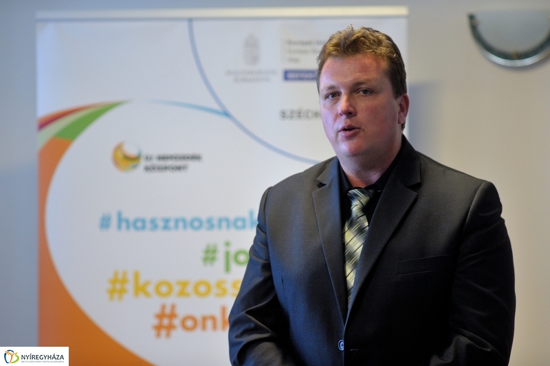 Új Nemzedék Központ megnyitója