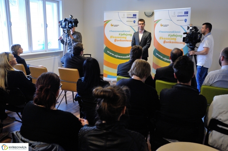 Új Nemzedék Központ megnyitója