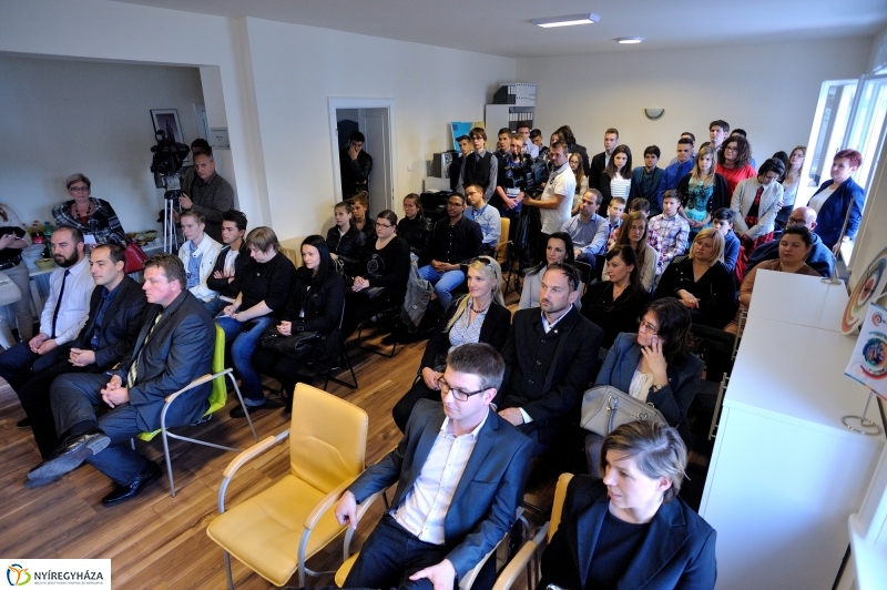 Új Nemzedék Központ megnyitója