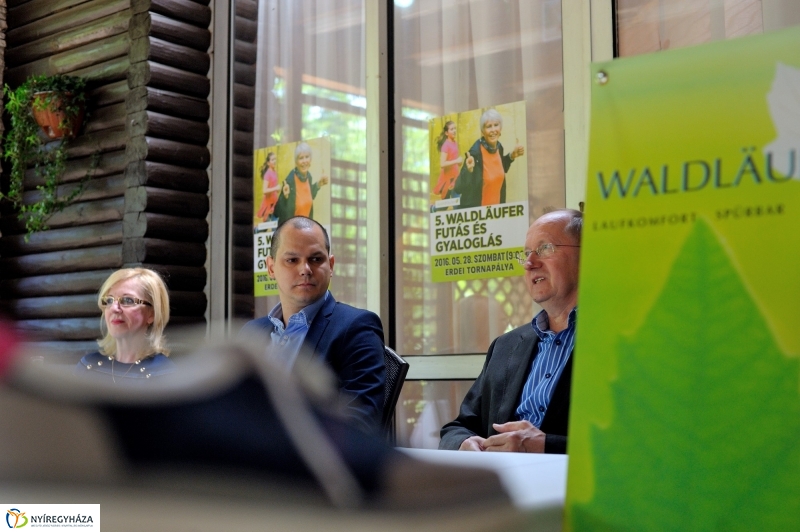 Waldlaufer futás sajtótájékoztatója