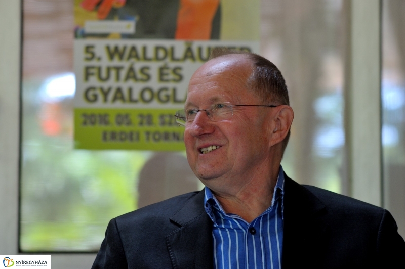 Waldlaufer futás sajtótájékoztatója