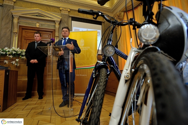 Kerékpárosbarát település és munkahely díjátadó