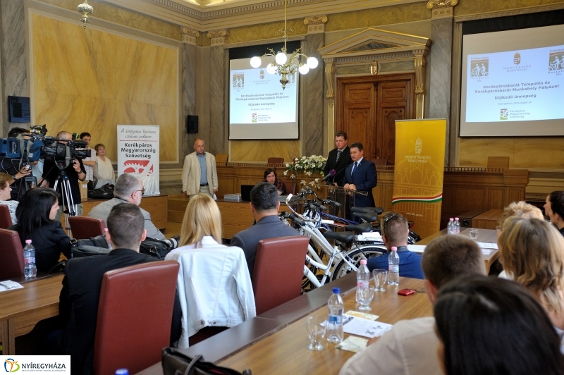 Kerékpárosbarát település és munkahely díjátadó