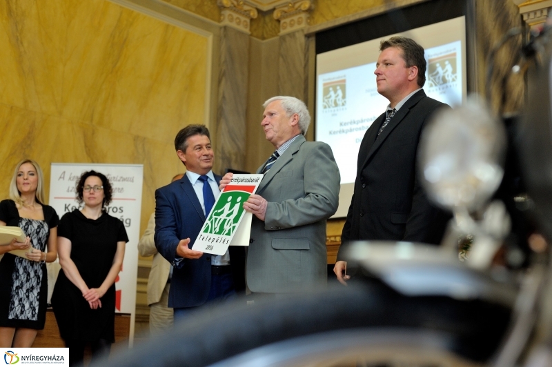 Kerékpárosbarát település és munkahely díjátadó