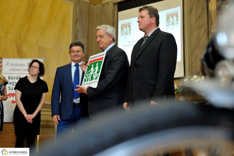 Kerékpárosbarát település és munkahely díjátadó