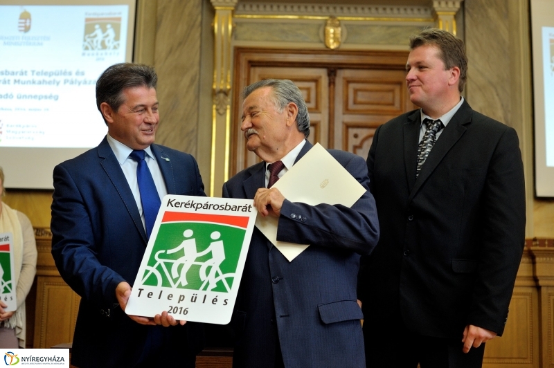 Kerékpárosbarát település és munkahely díjátadó