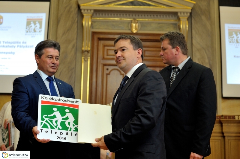 Kerékpárosbarát település és munkahely díjátadó