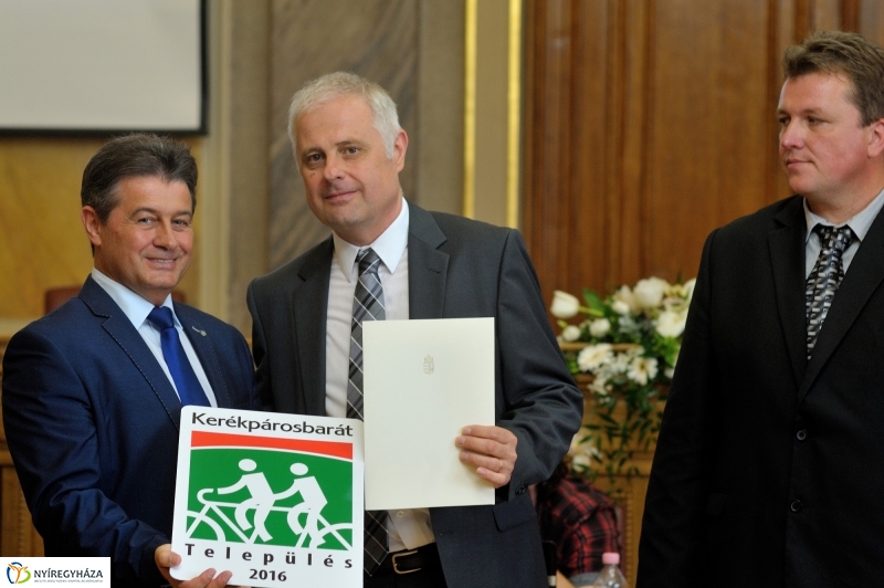 Kerékpárosbarát település és munkahely díjátadó