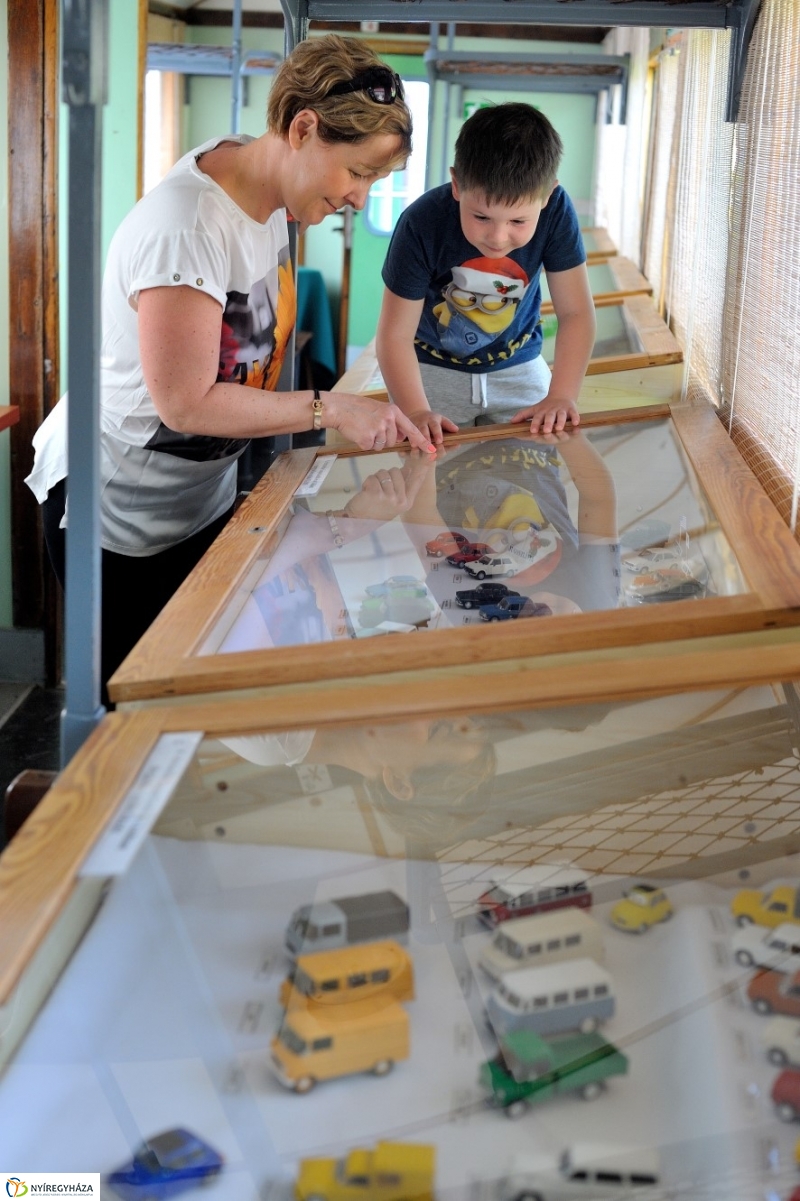 Kisautó kiállítás a Vasutas Művelődési Házban