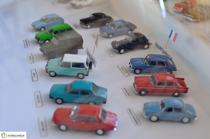 Kisautó kiállítás a Vasutas Művelődési Házban