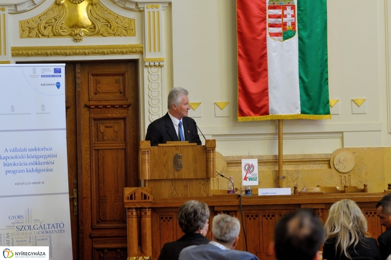 Konferencia a bürokrácia csökkentésről
