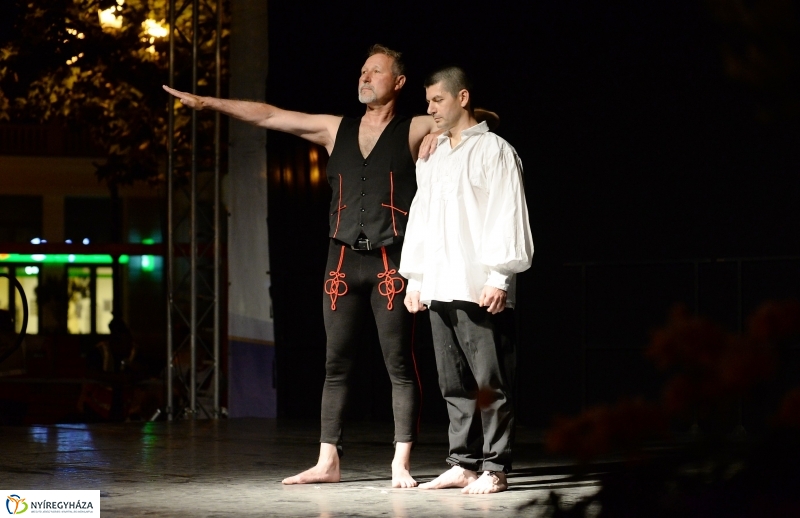 Táncgála a Kossuth téren