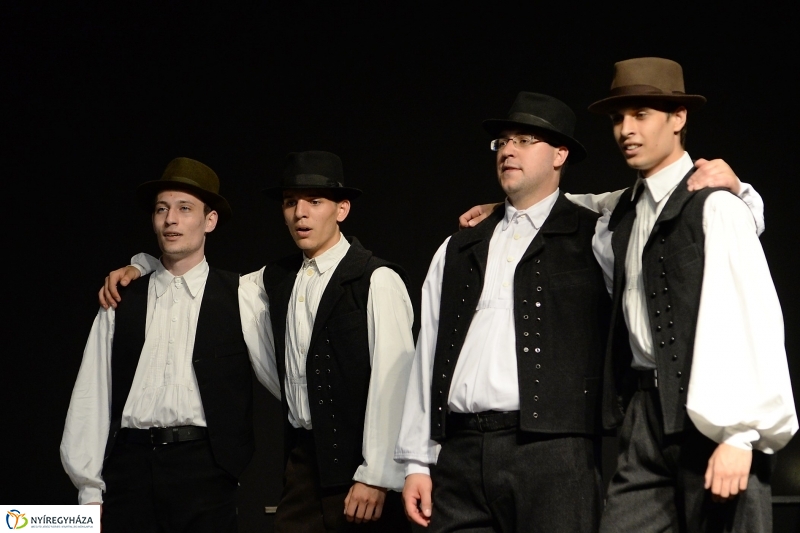 Táncgála a Kossuth téren