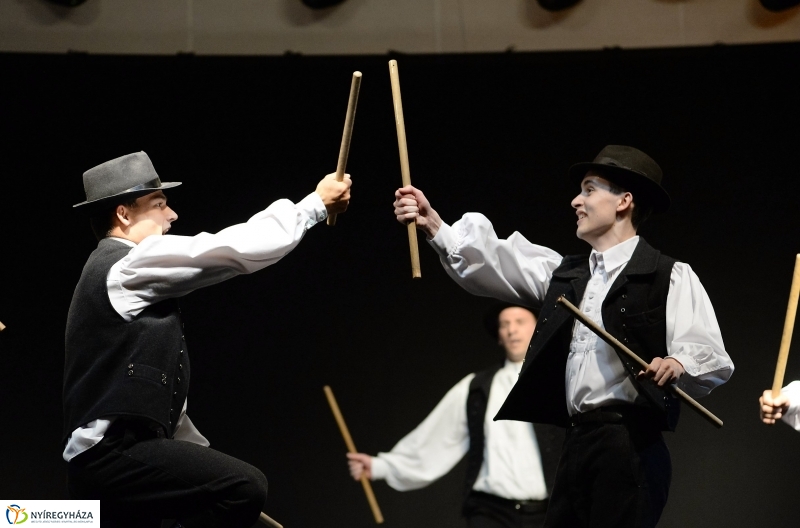 Táncgála a Kossuth téren