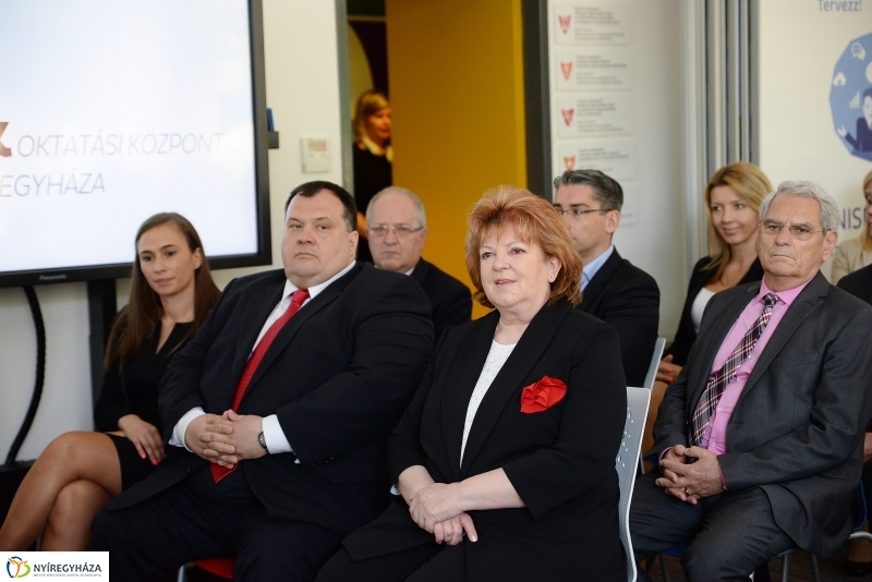 OK Központ avatás Nyíregyházán