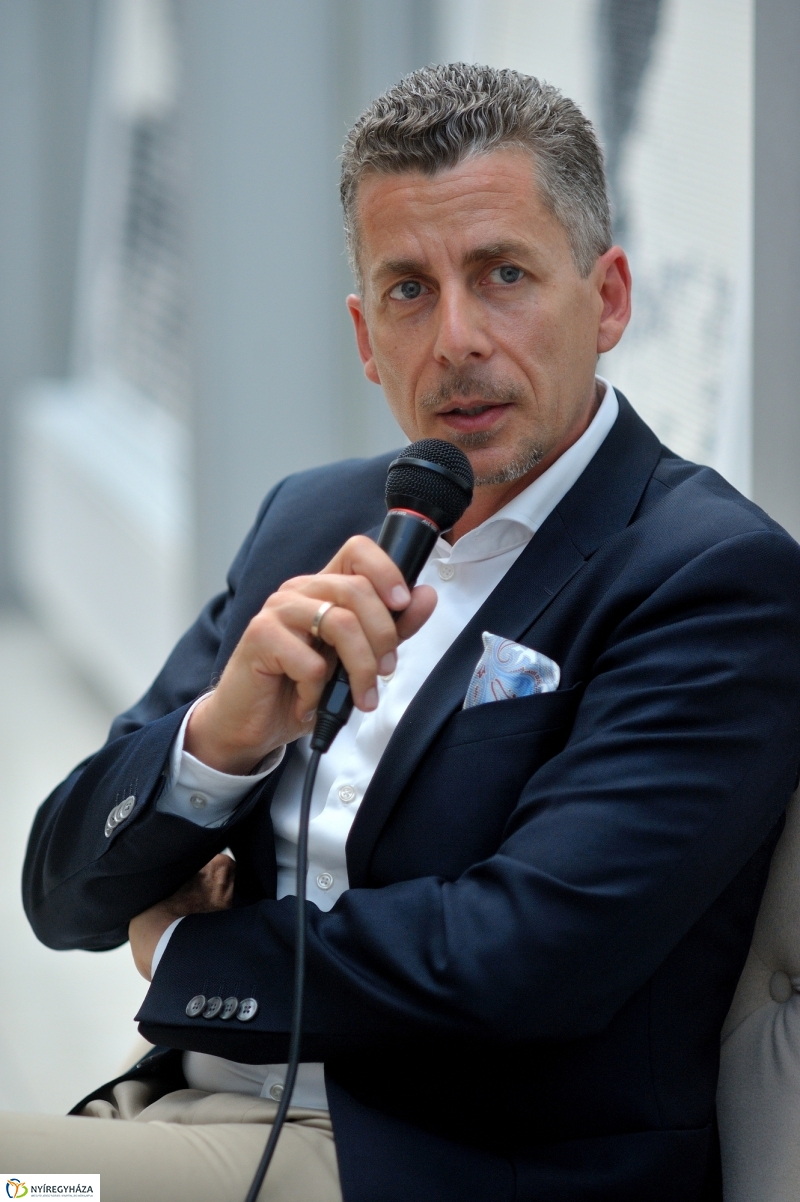 Polgári Szalon vendége - Rákay Philip