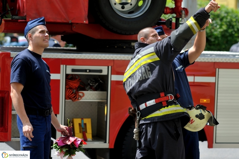 Leánykérés tűzoltó módra