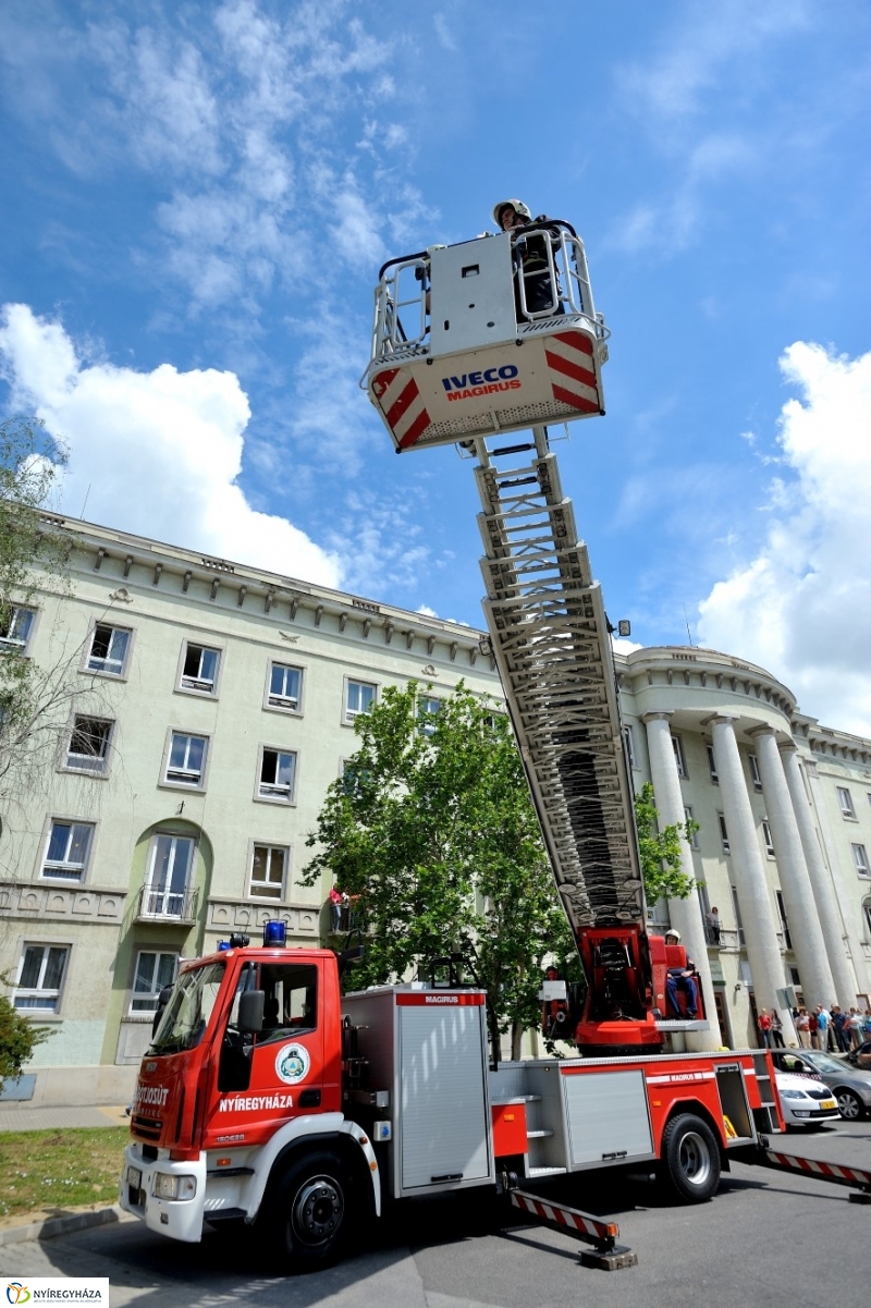 Leánykérés tűzoltó módra