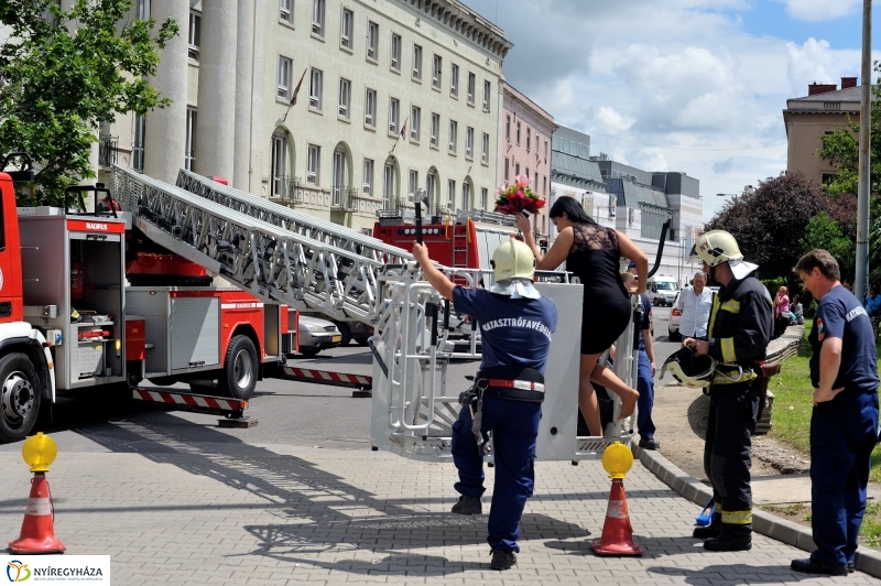 Leánykérés tűzoltó módra
