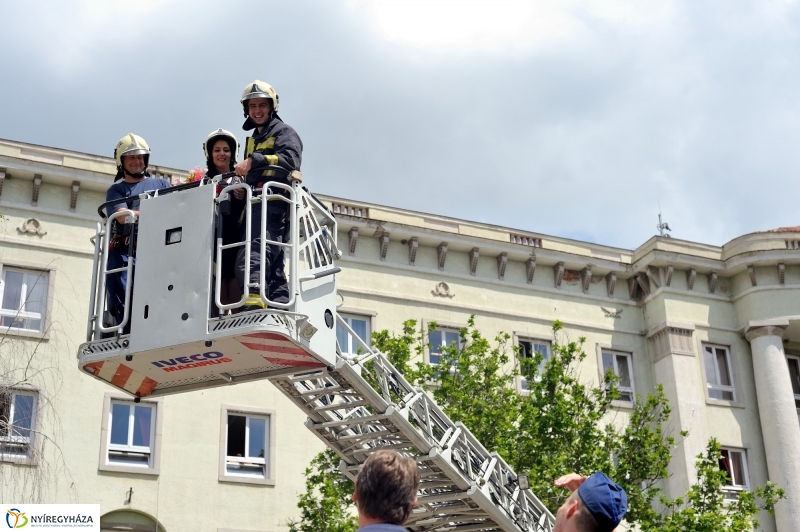 Leánykérés tűzoltó módra