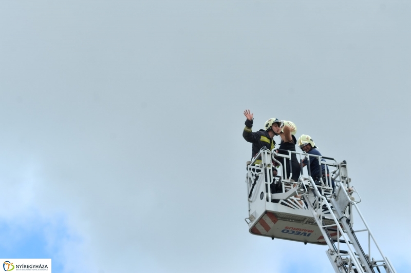 Leánykérés tűzoltó módra