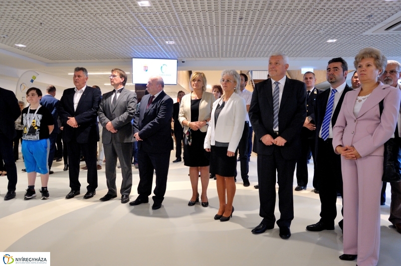 Megnyitott a Continentál Aréna