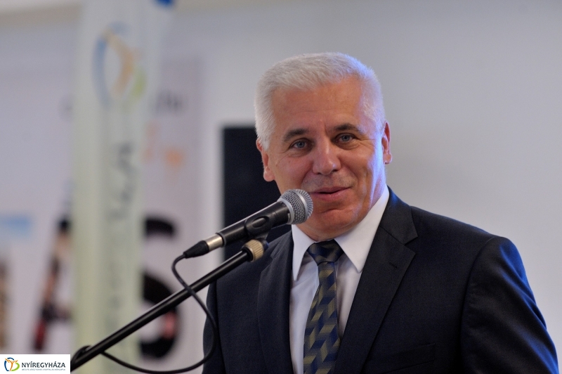 Megnyitott a Continentál Aréna