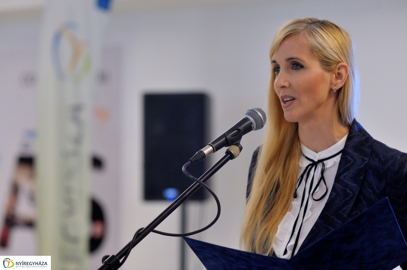 Megnyitott a Continentál Aréna