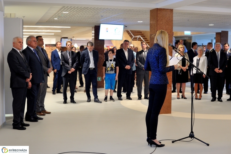 Megnyitott a Continentál Aréna