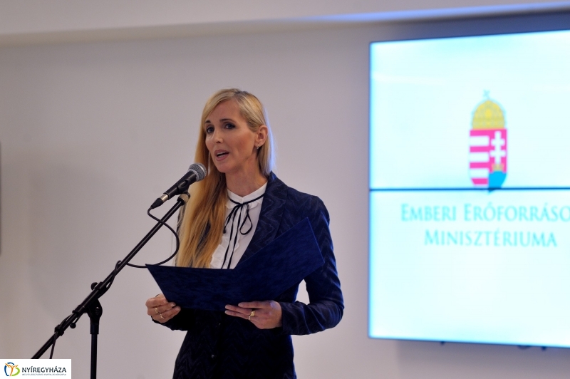 Megnyitott a Continentál Aréna