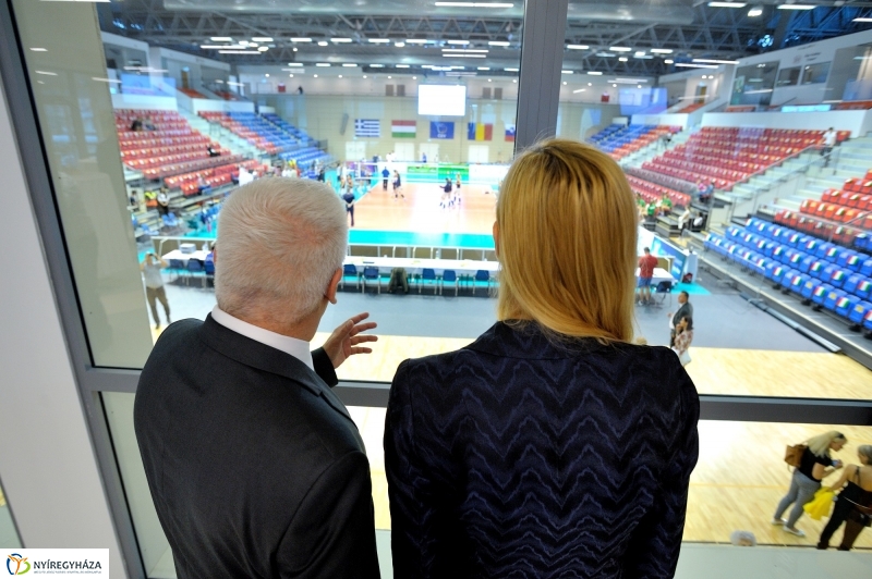 Megnyitott a Continentál Aréna