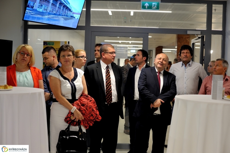 Megnyitott a Continentál Aréna