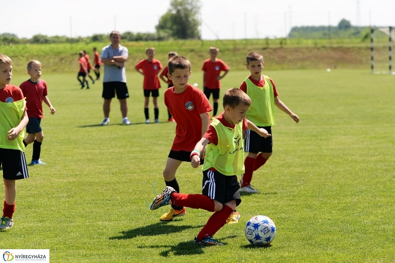 Világbajnok érkezett a Bozsik Akadémia edzésére