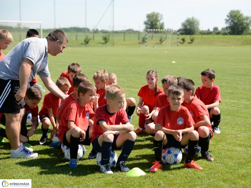Világbajnok érkezett a Bozsik Akadémia edzésére