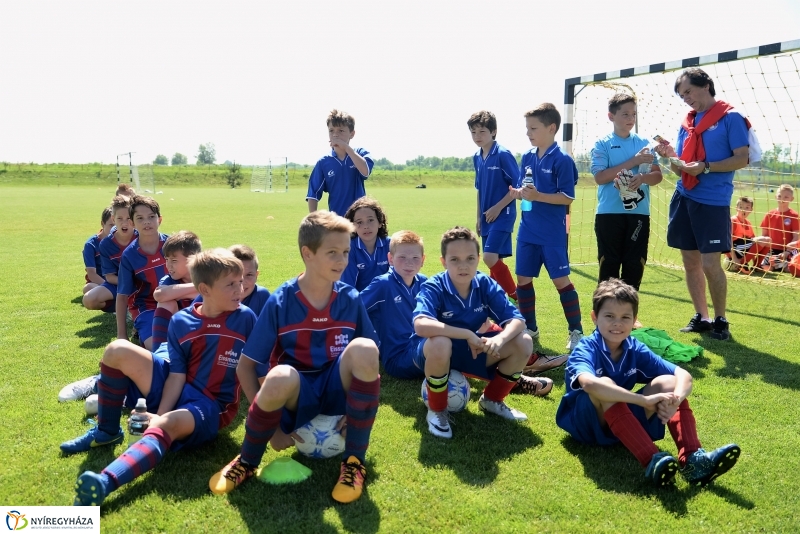 Világbajnok érkezett a Bozsik Akadémia edzésére