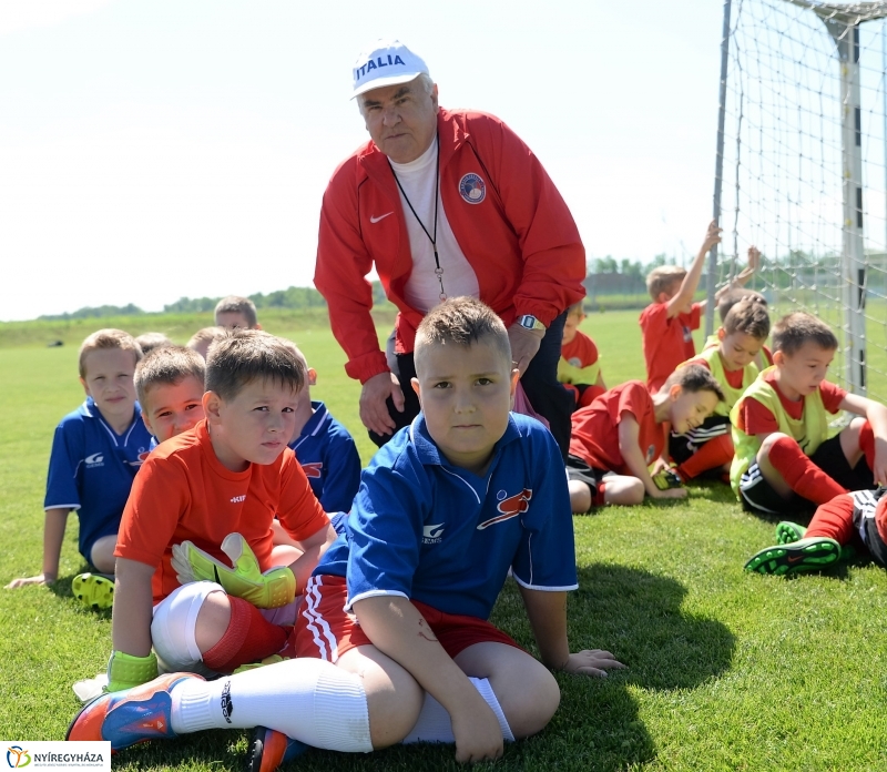 Világbajnok érkezett a Bozsik Akadémia edzésére