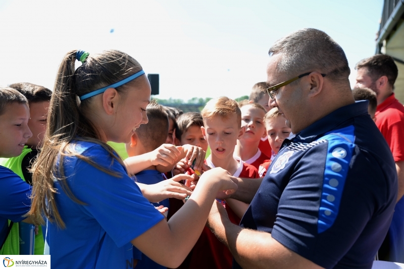 Világbajnok érkezett a Bozsik Akadémia edzésére