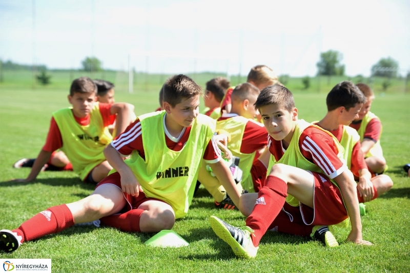 Világbajnok érkezett a Bozsik Akadémia edzésére