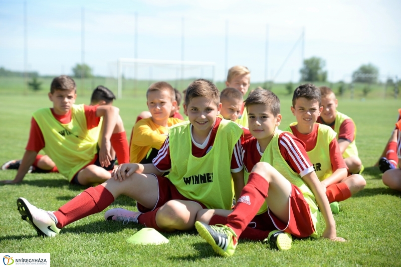 Világbajnok érkezett a Bozsik Akadémia edzésére