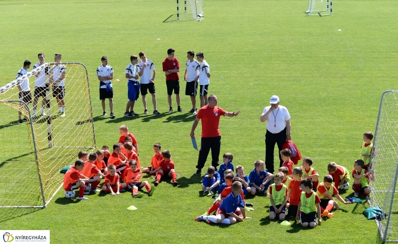Világbajnok érkezett a Bozsik Akadémia edzésére
