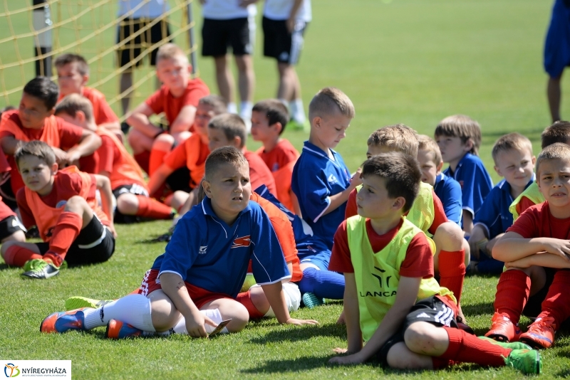 Világbajnok érkezett a Bozsik Akadémia edzésére