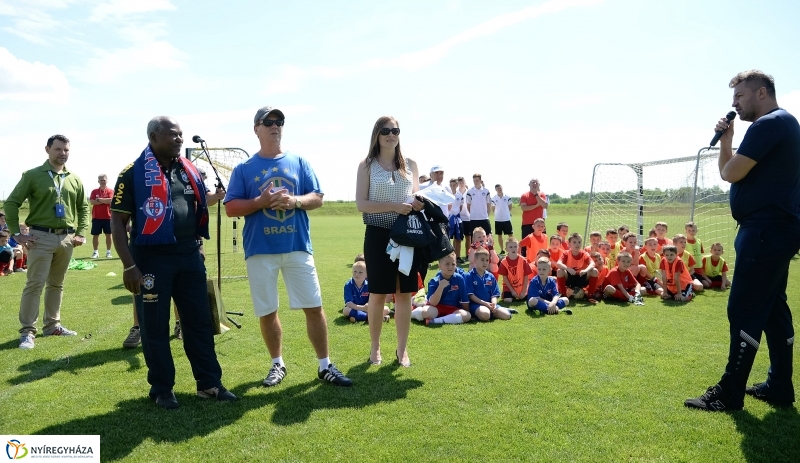 Világbajnok érkezett a Bozsik Akadémia edzésére