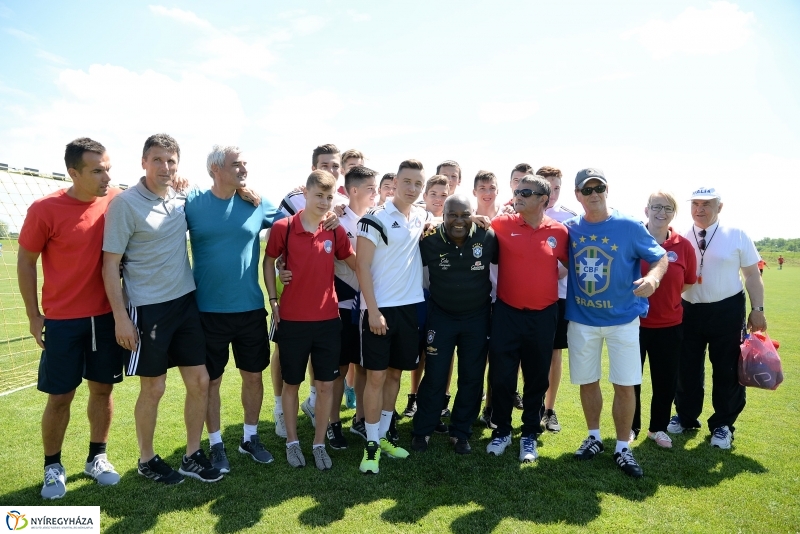 Világbajnok érkezett a Bozsik Akadémia edzésére