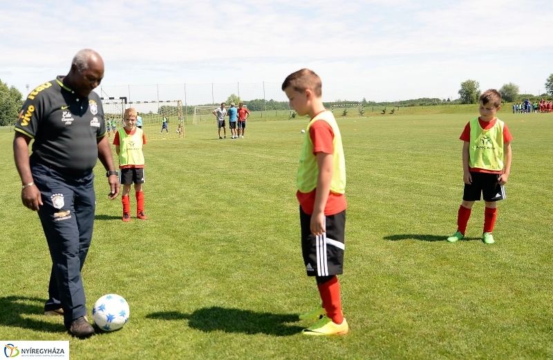 Világbajnok érkezett a Bozsik Akadémia edzésére