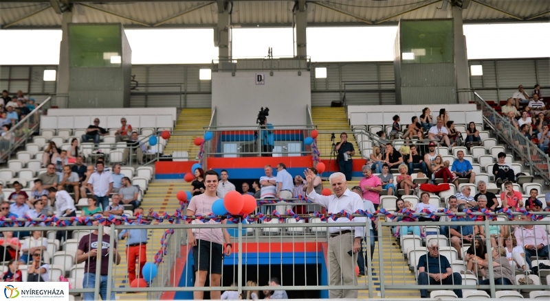 Bajnokavató a Szparinál 1