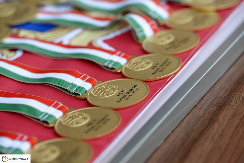 Bajnokavató a Szparinál 1