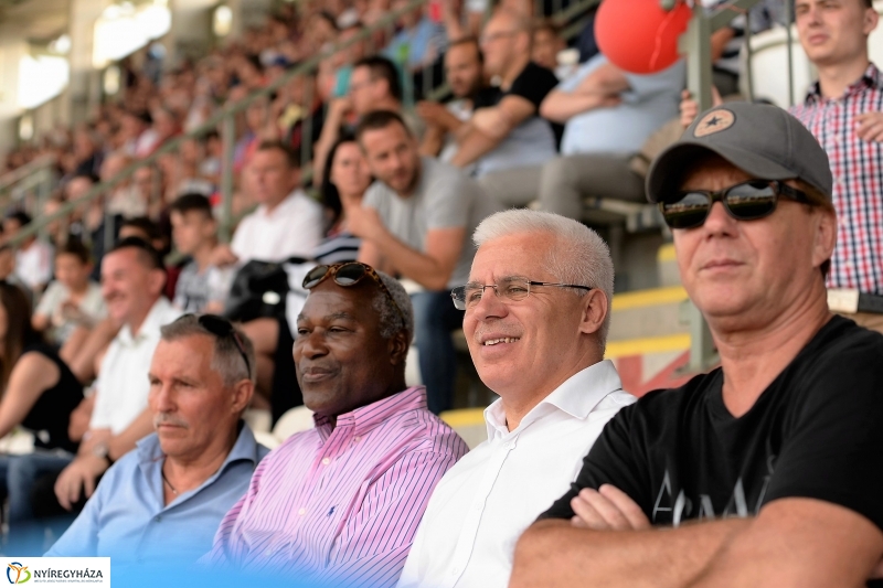 Bajnokavató a Szparinál 1