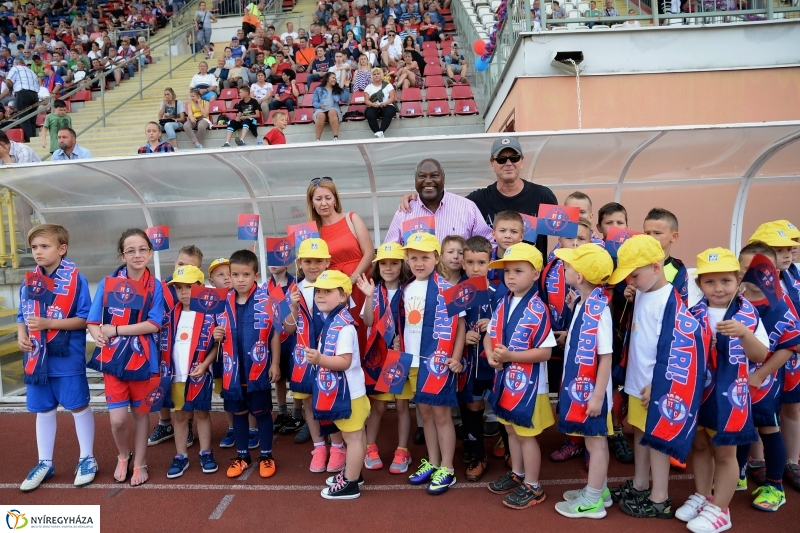 Bajnokavató a Szparinál 1